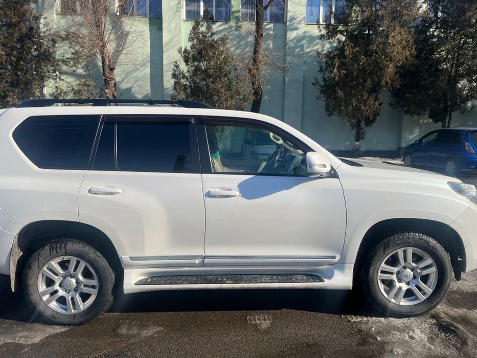 Продается автомобиль Тойота прадо-150.