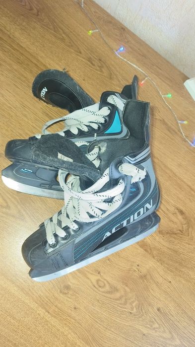 Коньки продам бу