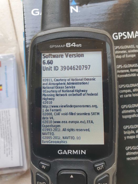 Туристическа навигация GARMIN 64st - пълен комплект