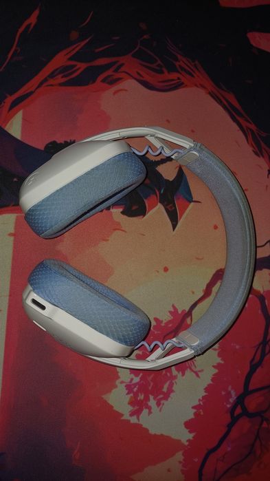 Продам наушники logitech g435