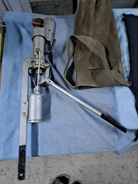 Гидравлические ножницы.