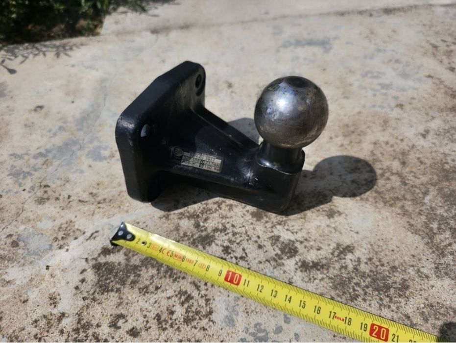 Оригинален теглич с планка за греда на бусове и джипове mercedes, to