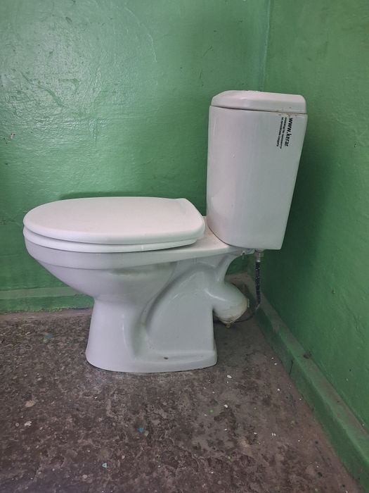 Унитаз. Жуда яхши ҳолатда.
