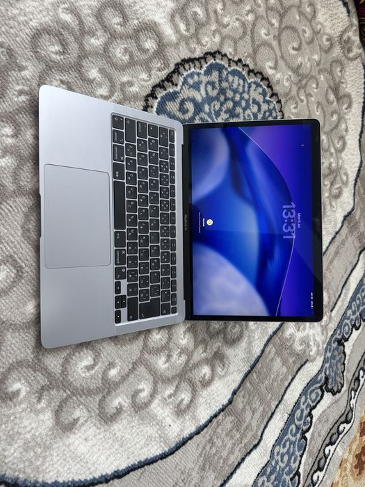 MacBook Air M1 ideal holatda