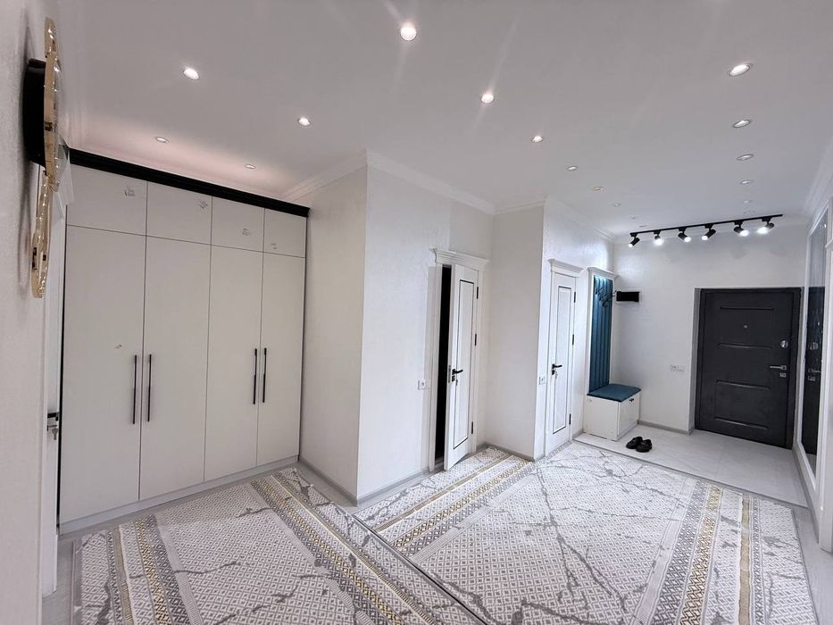 Продаётся 4х комнатная квартира по адресу Рудакий с евроремонтом