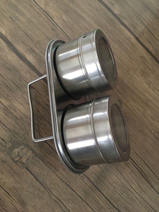 Набор магнитных банок для специй на подствке