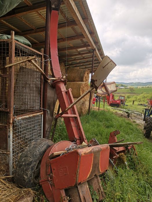 Încărcător spate și siloziera