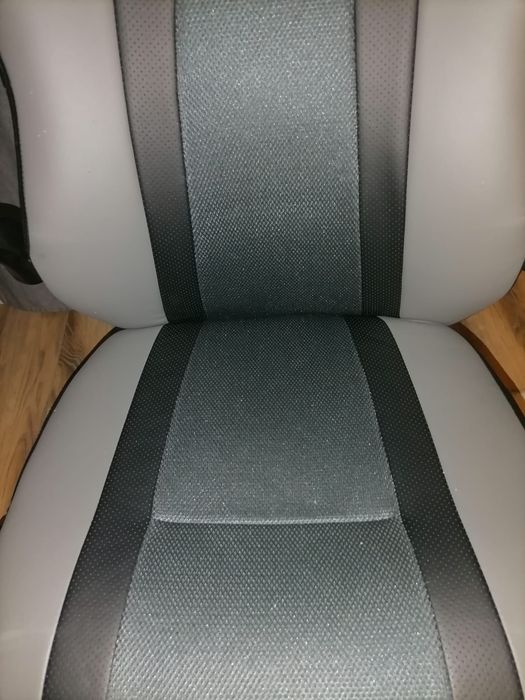 Vând Birou de colț +scaun