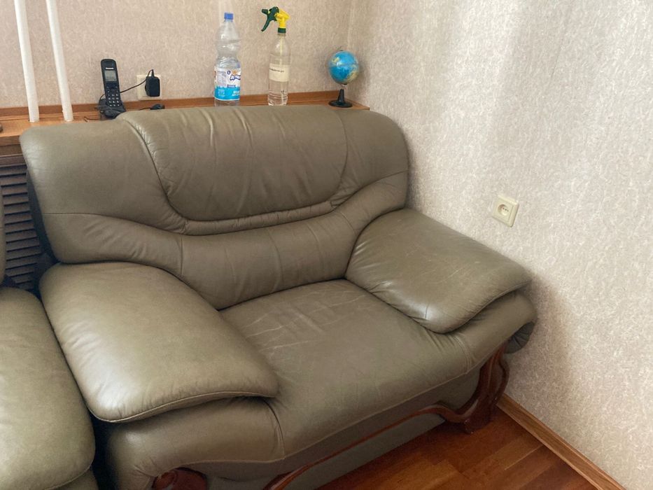 Продается комплект диванов
