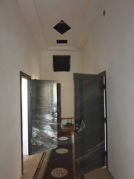 Hovli 8 sotix sotiladi