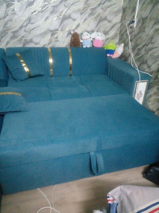 Продаётся диван угловой и раскладной .новый