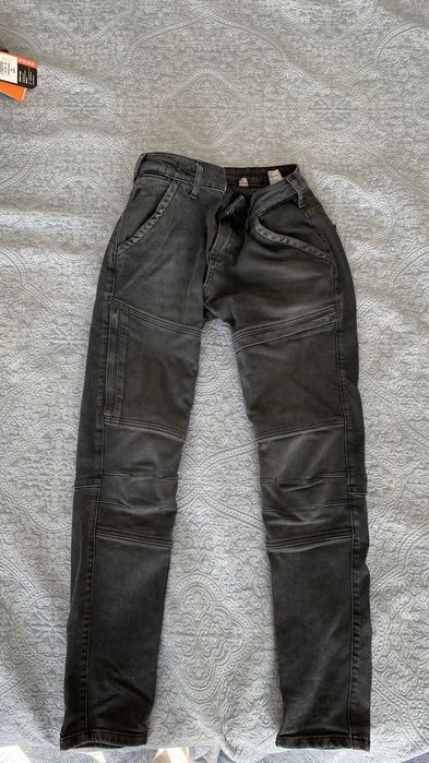 Мото Екип( яки, каски, обувки, раници, ръкавици)