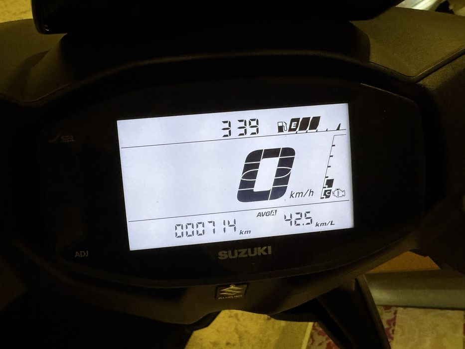 Scuter Suzuki Avenis 125