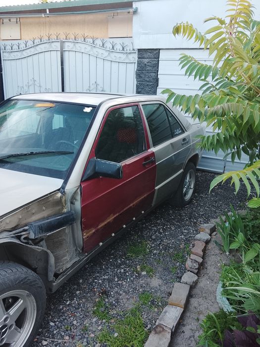 Mercedes Benz 190E 23