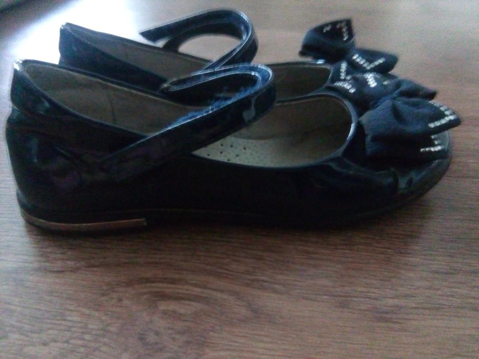 Продам туфли на девочку