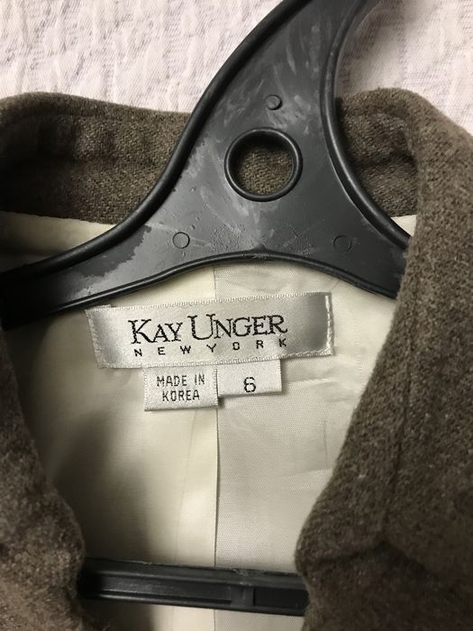 Продам шерстяной костюм