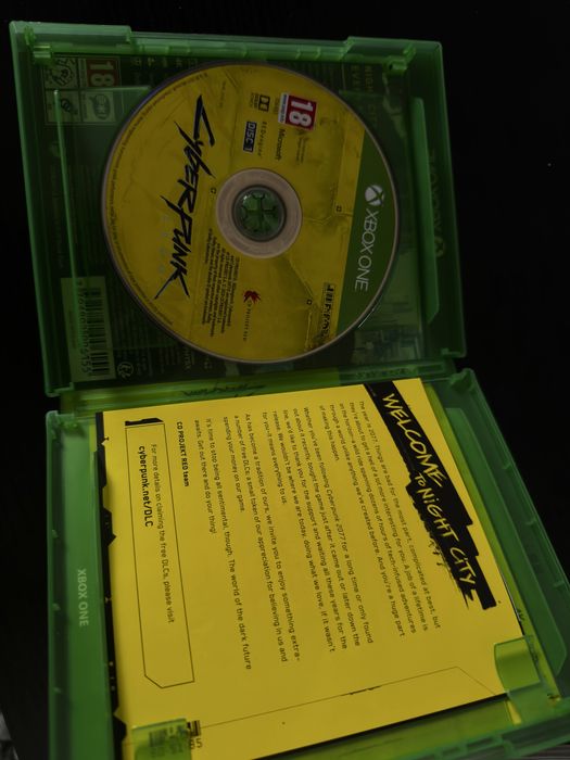 Joc CYBERPUNK 2077 compatibil cu consolele Xbox One & Seriiile X/S