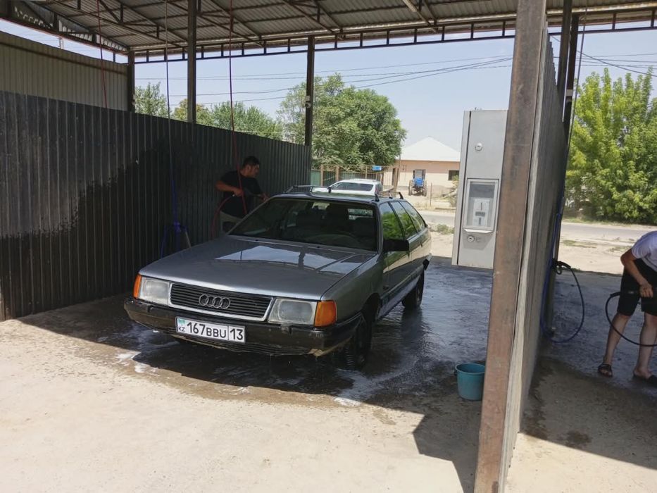 Ауди 100 универсал