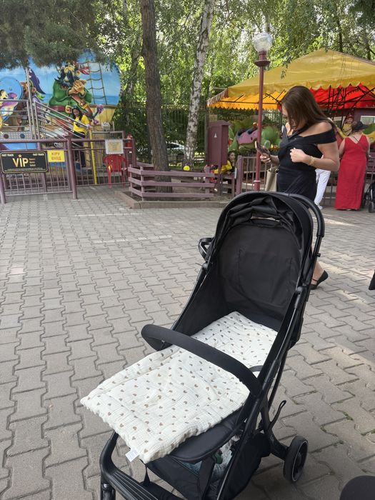 Продам прогулочную коляску Ilovi