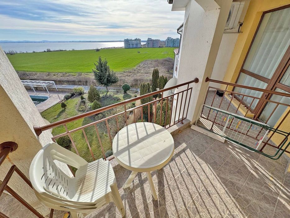 Двустаен апартамент в Rutland Beach 9026