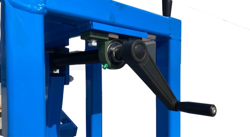 Мобилна преса за шенкелни болтове на камиони и др. 75тона RockForce