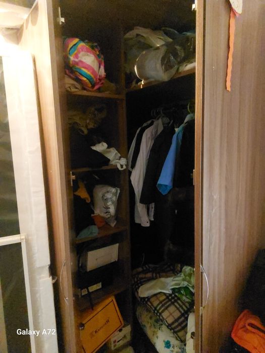 Продаю угловой шкаф