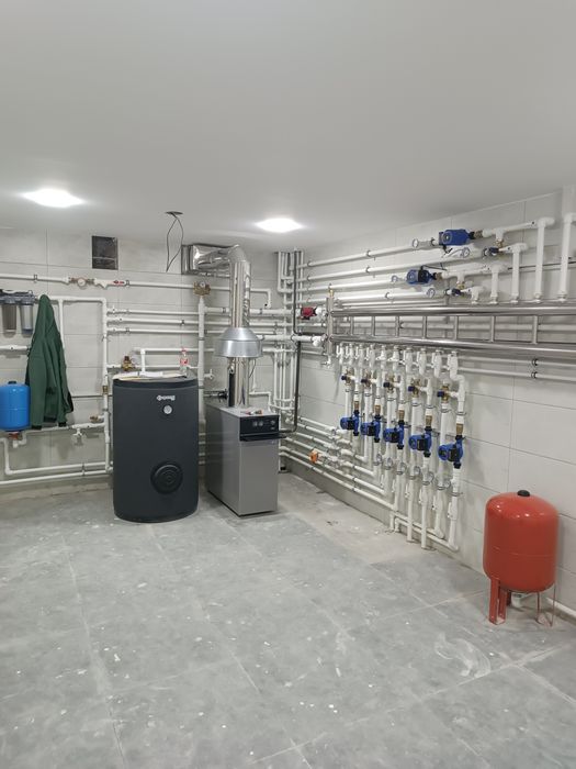 Сантехник. Отопление. Установка котла. Satehnik otoplenie. Сантехника