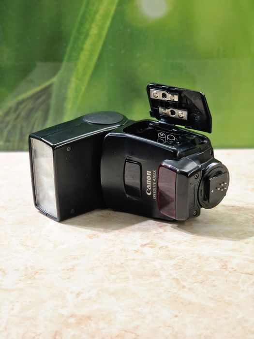 Светкавица Canon Speedlite 420EX