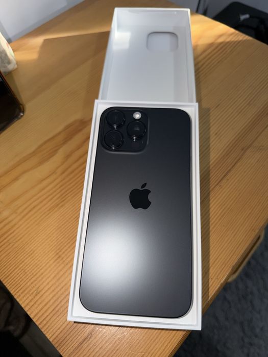 Apple iPhone 16 Pro Max 94% baterie