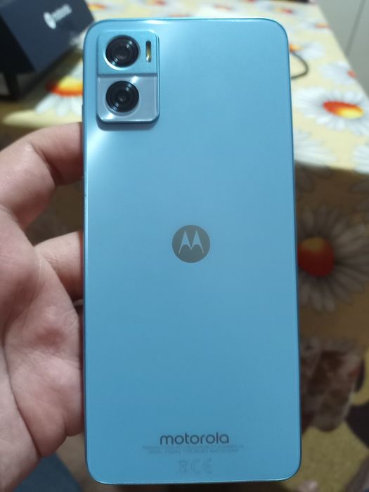 Смартфон Motorola E 22 в перфектно състояние