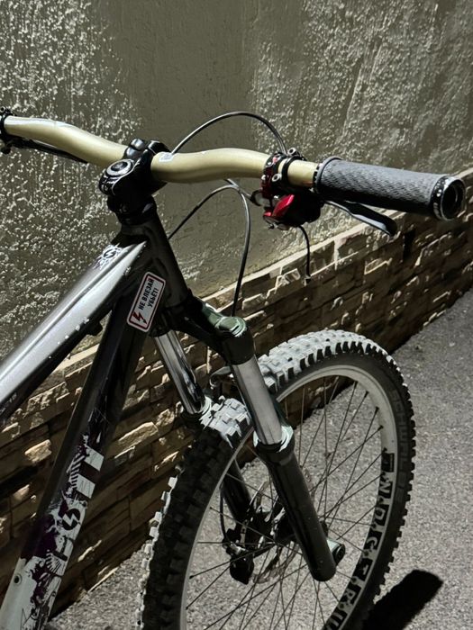Срочно дербан sram rock shox
