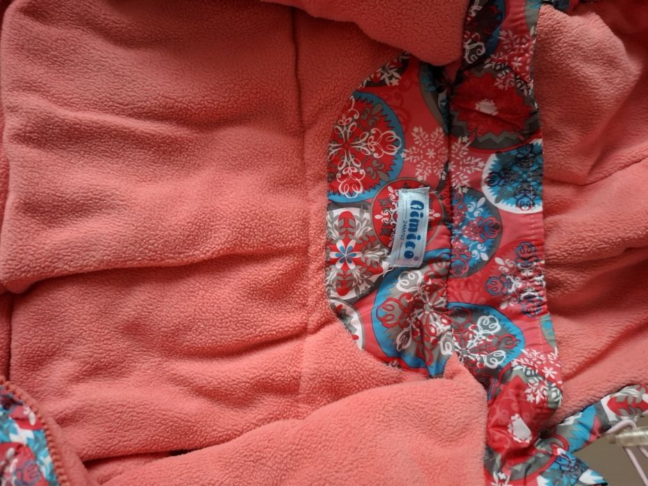 Куртка и брюки весенние для девочки