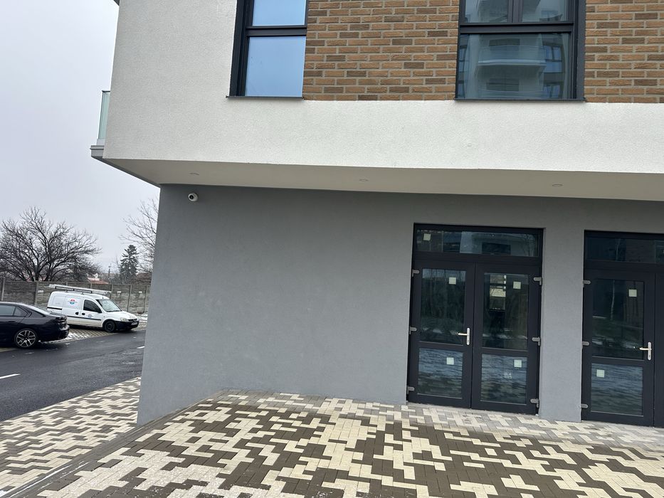 Inchiriez spatiu comercial in complexul grand hill residence oradea