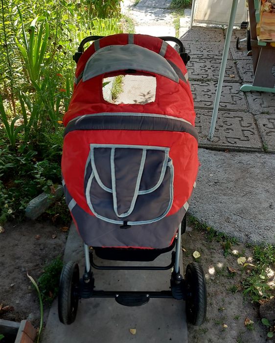 Коляска        .