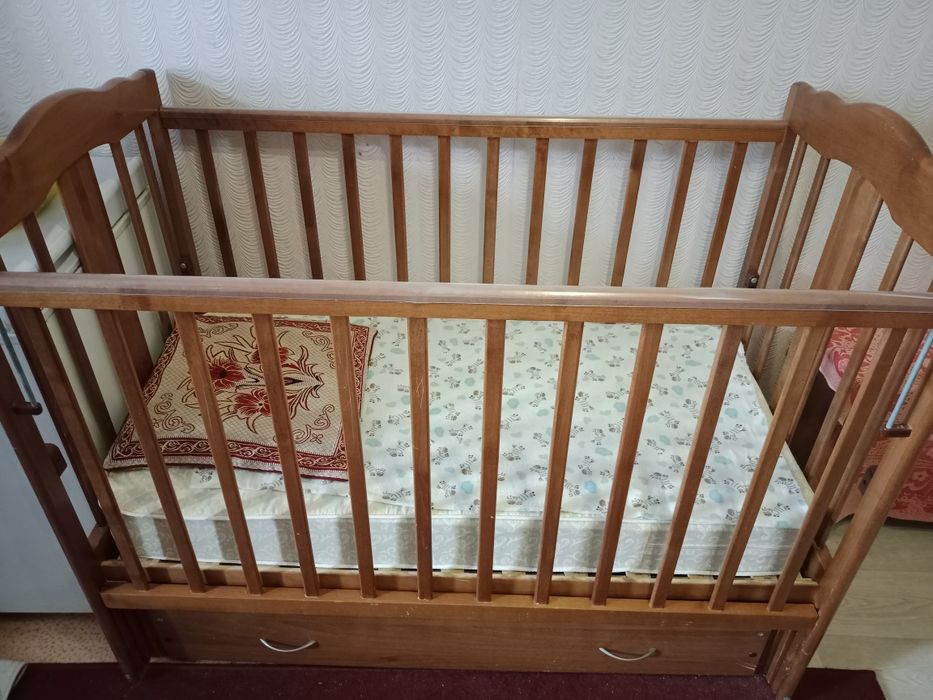 Детская кровать  со шкафом