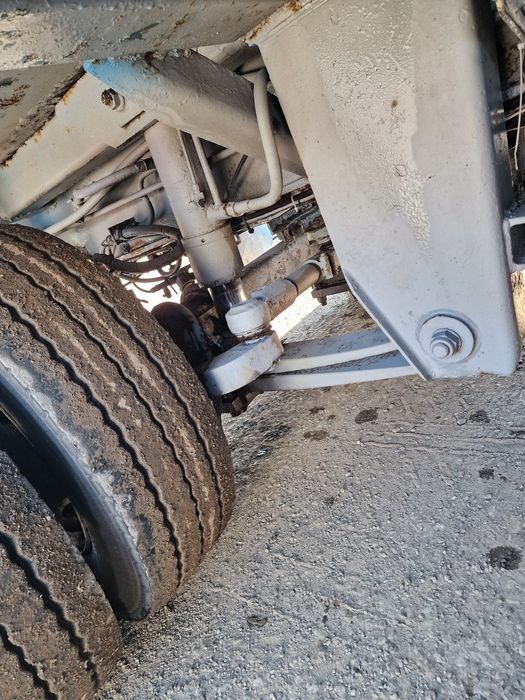 Trailer 3 axe viratoare