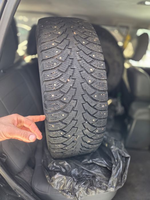 Продам зимнии шины