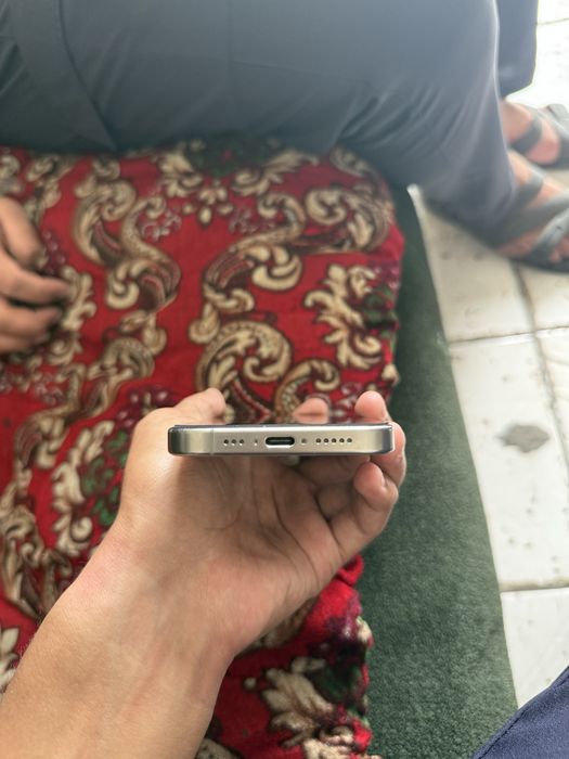 Iphone 15 pro xolati yaxshi yechma ekran quyilgan arginal