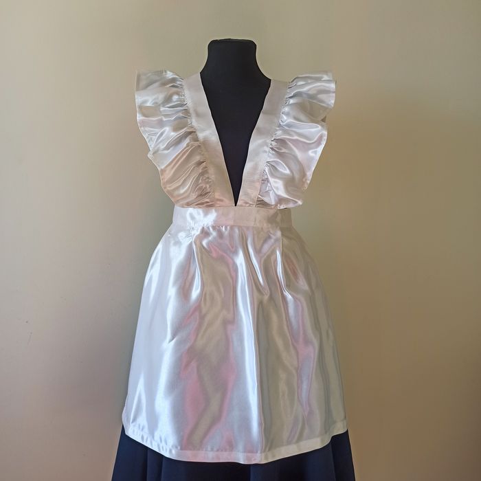 Фартуки в школу для выпускниц