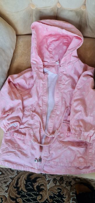 Курточка на девочку  осенняя
