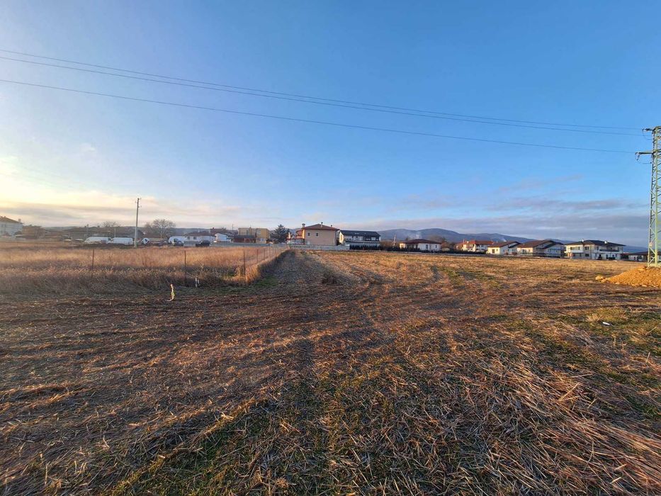 Продава се имот в с. Нови хан, обл. Софийска