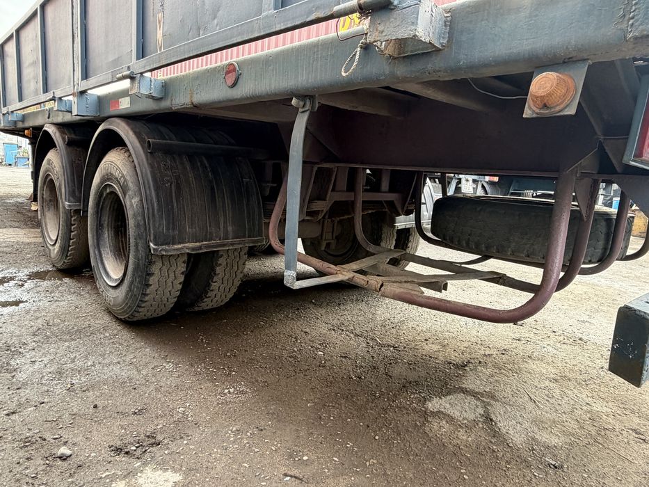 Продам Полуприцеп Маз конт-борт-универсал. 1989 год