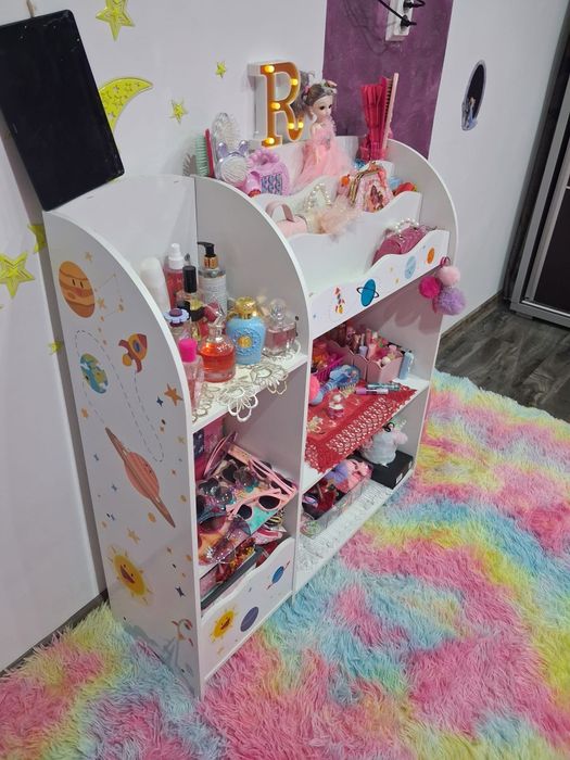 Pat fetițe trăsură și dulap