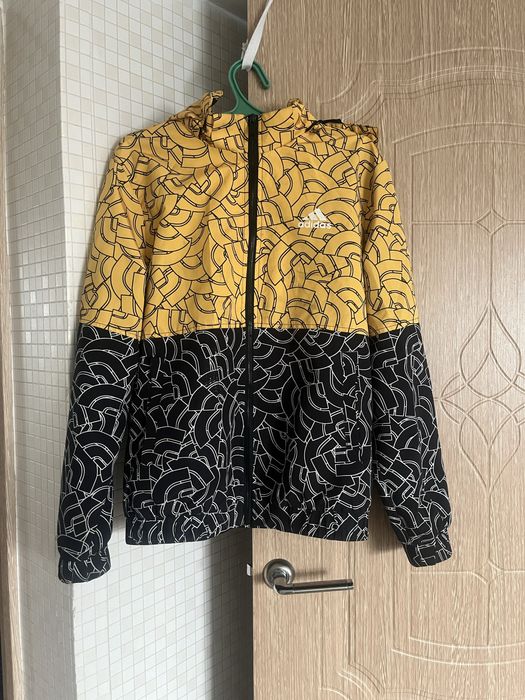 Ветровки разные размеры.