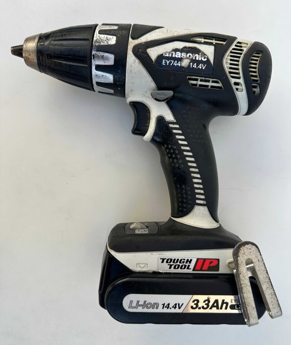 Panasonic 14.4V - Акумулаторен сет зеге, винтоверт и фенер