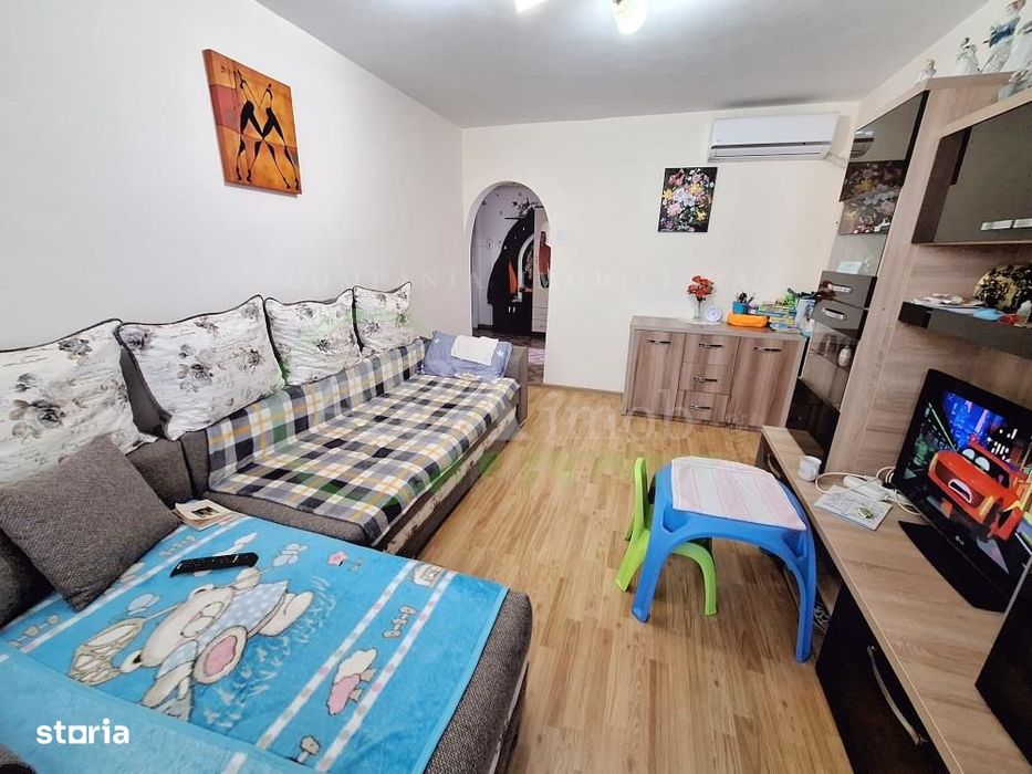 Apartament 3 camere semidecomandat  zona MIilcov