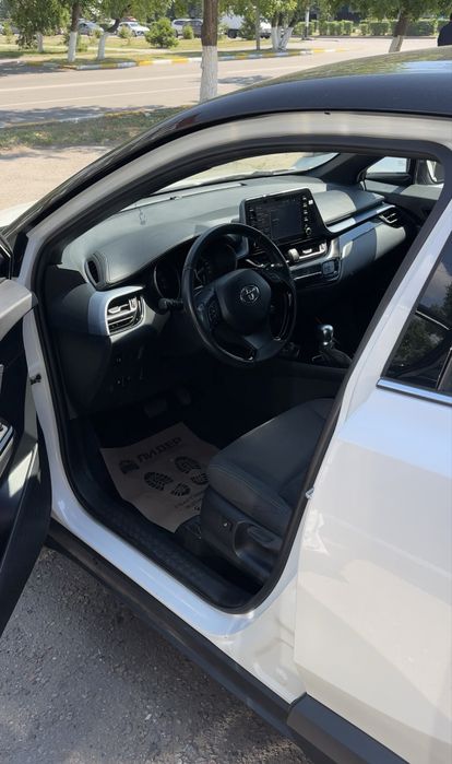 Продам тойота c-hr