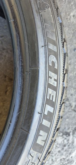 4 anvelope iarna noi Michelin,fata 265/35/21,spate 305/30/21,dot 2022.Pretul este pe bucata.