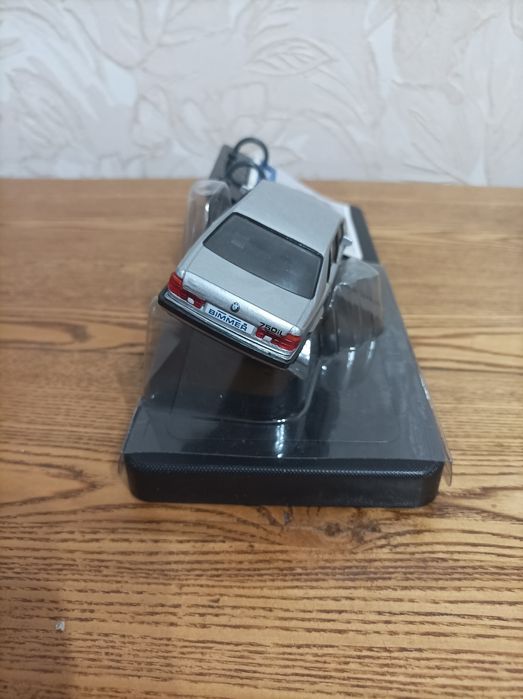 Продам модель BMW e32