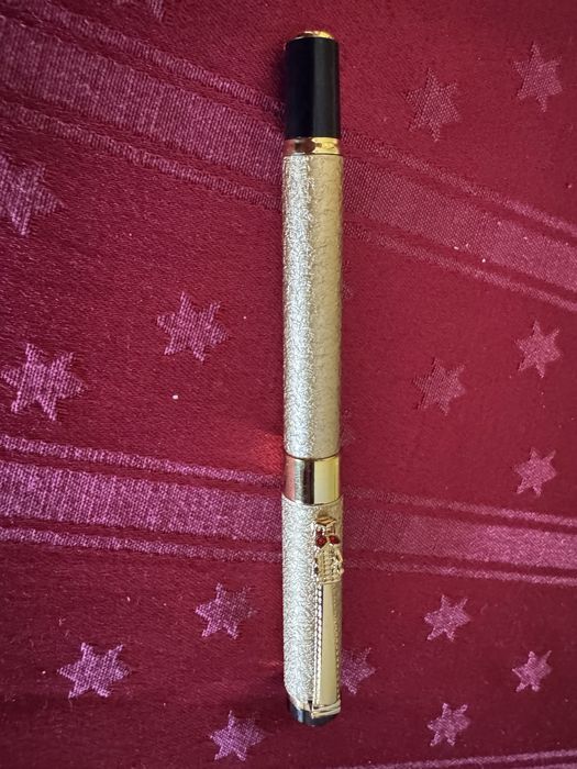 Красива писалка с резервоар